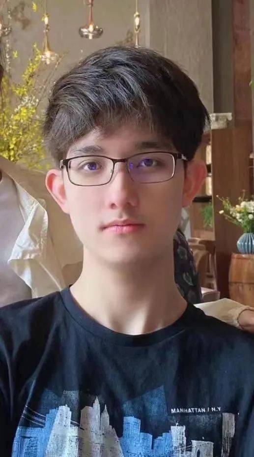 深圳中学余楚健荣获化学马拉松全球第一名，